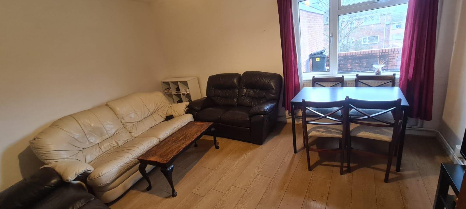 2 bed property in Newport Road, Cardiff